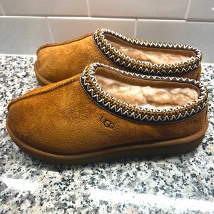 Ugg Tasman Slipper Never been worn/new without box chestnut size women’s 7